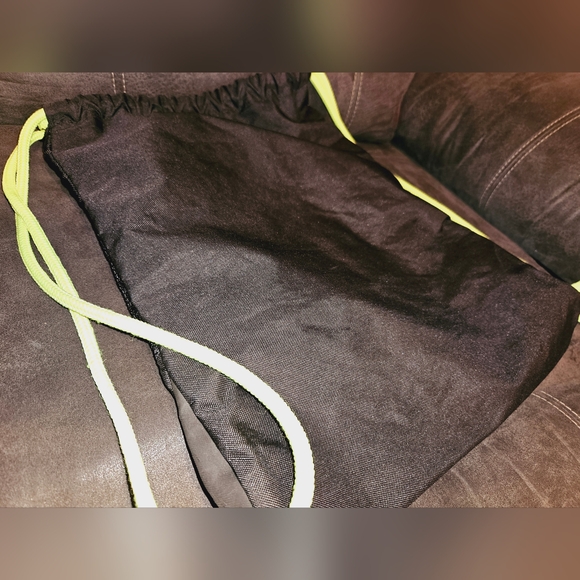 ADIDAS drawstring backpack - Picture 8 of 8